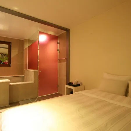 At Noon Hotel In Jeju-2